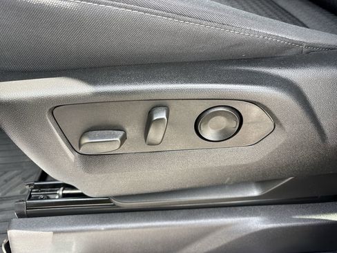 Used 2023 Chevrolet Silverado 1500 LT image 18