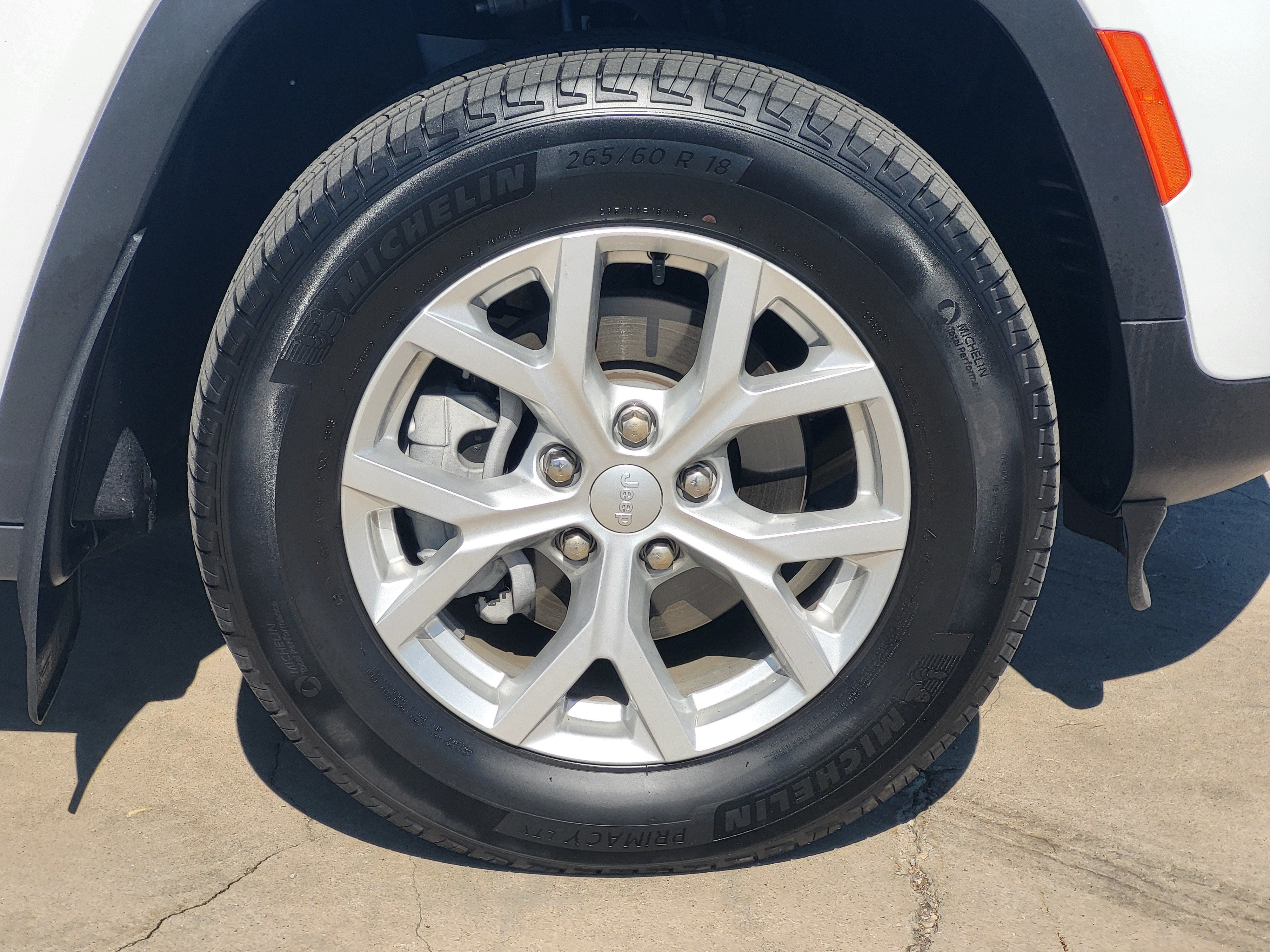 Used 2023 Jeep Grand Cherokee Limited w/ Trailer Tow Prep Group (B) AWD/4WD image 8