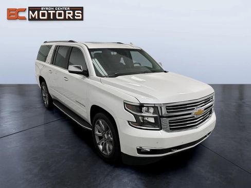 Used 2016 Chevrolet Suburban LTZ image 7