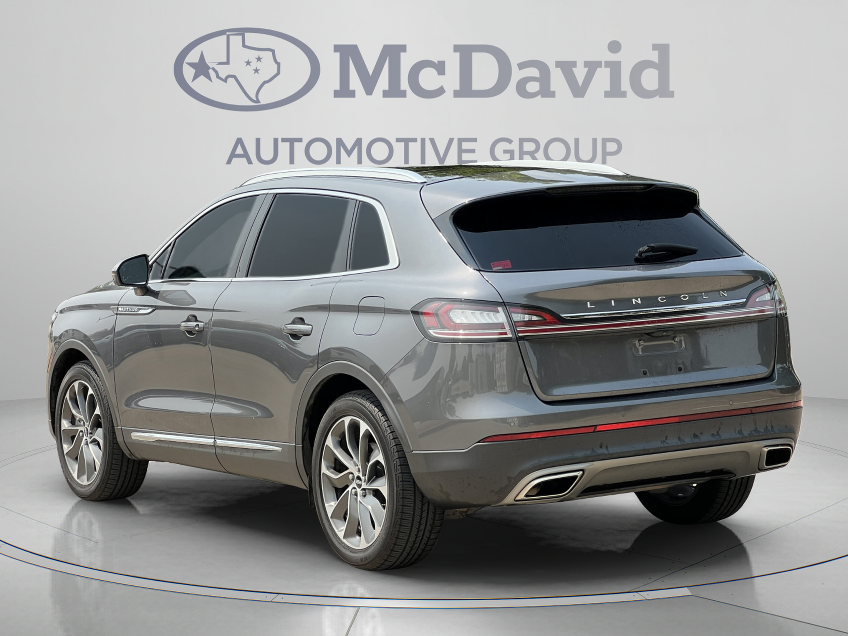 Used 2022 Lincoln Nautilus Reserve FWD image 4