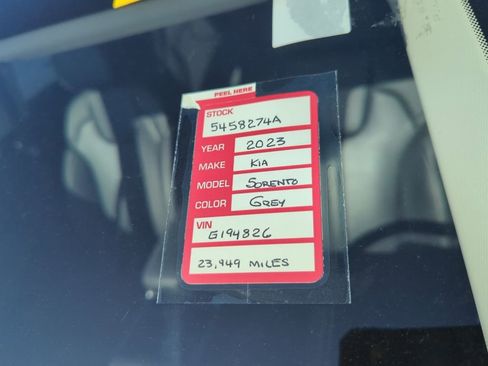 Certified 2023 Kia Sorento S w/ Panoramic Sunroof Package image 6