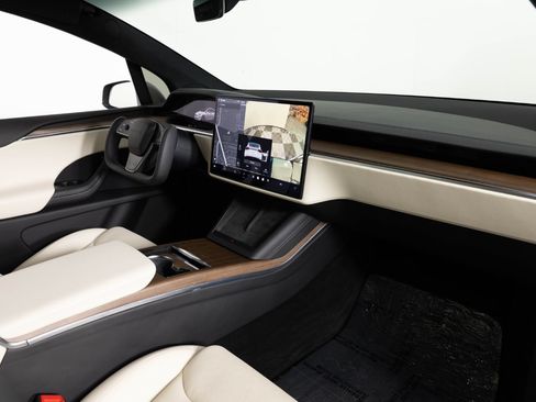 Used 2023 Tesla Model X AWD/4WD image 29