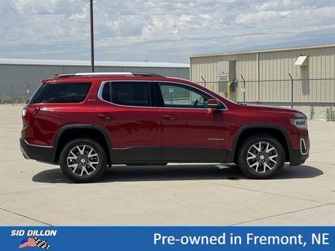Certified 2020 GMC Acadia SLE w/ Driver Convenience Package FWD image 3