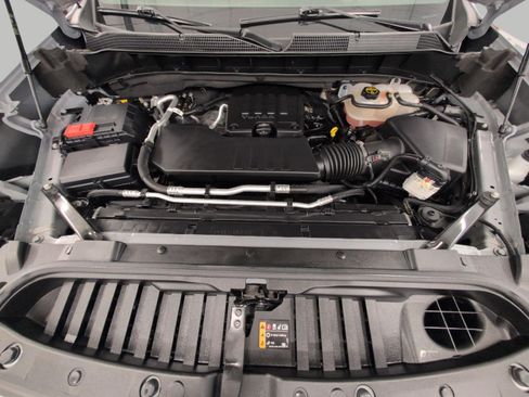 Used 2024 Chevrolet Silverado 1500 LT AWD/4WD image 8