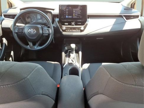 Used 2025 Toyota Corolla LE FWD image 21