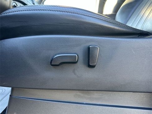 Used 2022 Nissan Frontier PRO-4X w/ Pro-4X Premium Package image 13