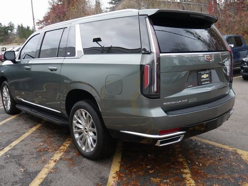 Used 2023 Cadillac Escalade ESV Premium Luxury image 5