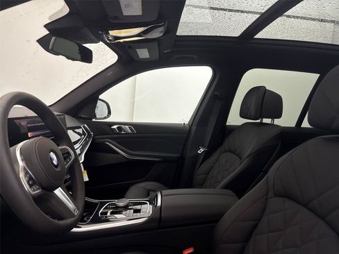 New 2026 BMW X5 xDrive40i w/ M Sport Package AWD/4WD image 24