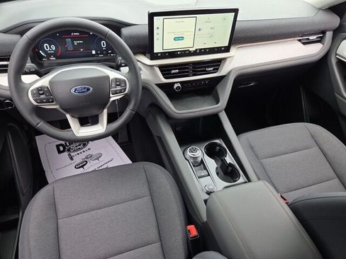 New 2026 Ford Explorer Active RWD image 12