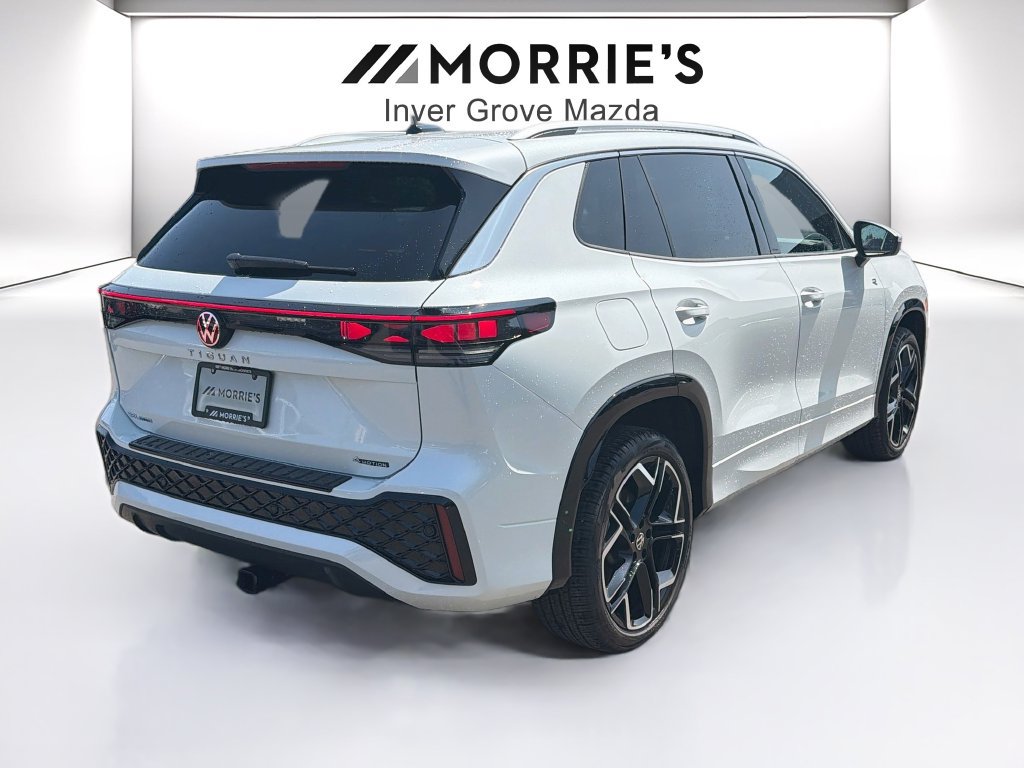 Used 2026 Volkswagen Tiguan SEL R-Line AWD/4WD image 5
