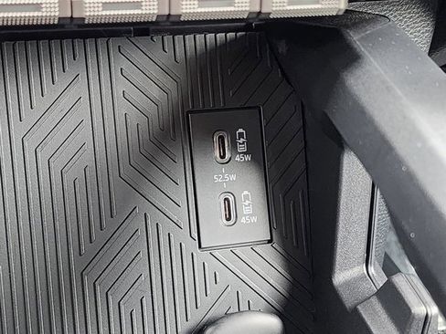 Used 2025 Toyota Tacoma Limited image 26