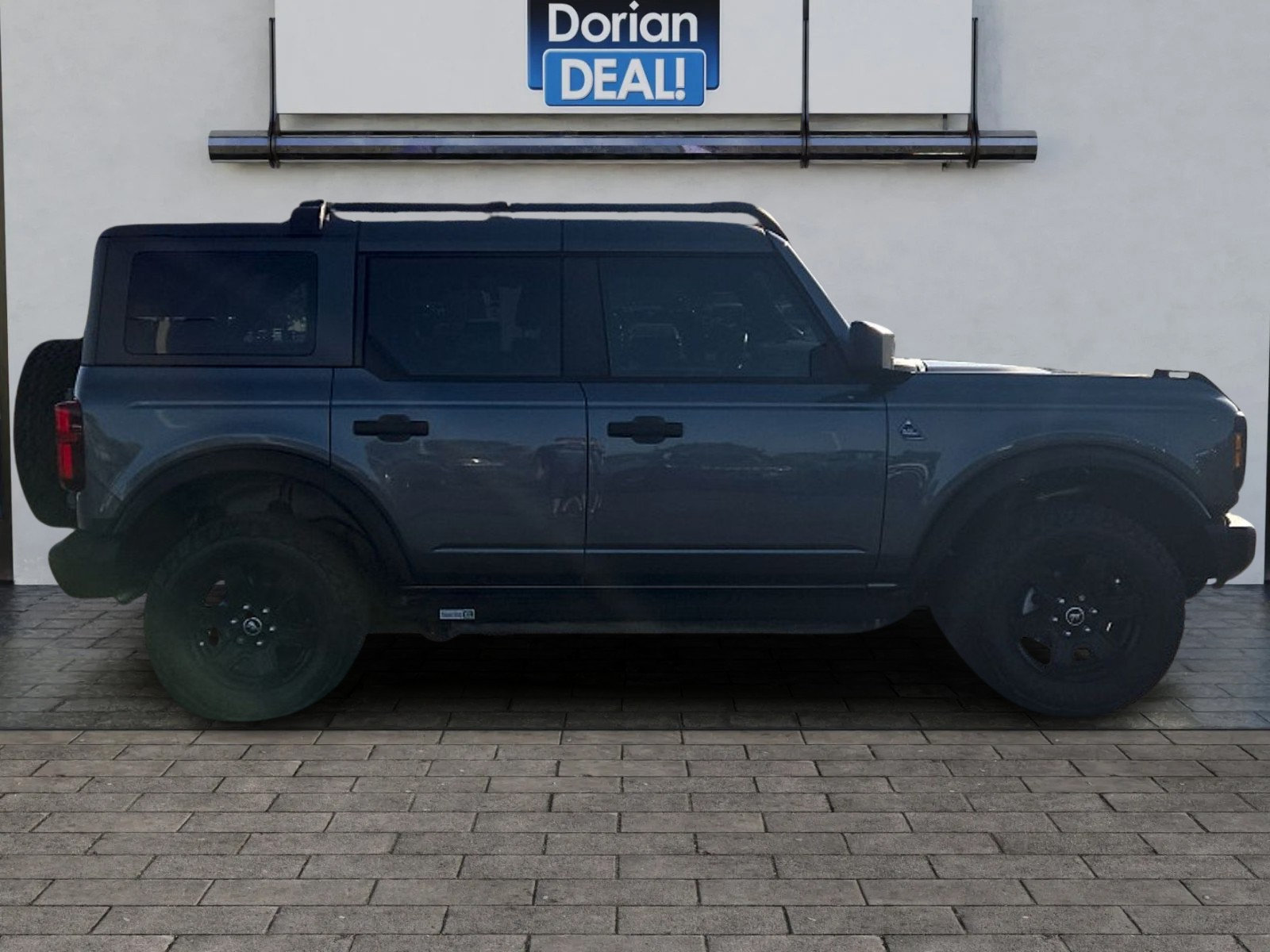 Used 2024 Ford Bronco Black Diamond AWD/4WD image 2