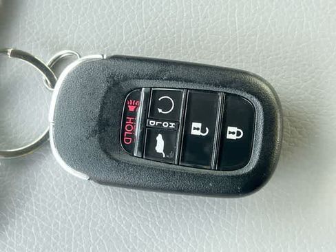 Certified 2024 Honda Pilot Touring image 21