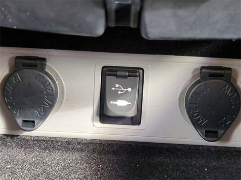 Used 2014 Toyota Avalon Limited image 22