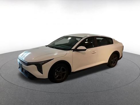 Used 2025 Kia K4 FWD image 10