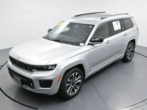 Used 2022 Jeep Grand Cherokee L Overland w/ Advanced Protech Group III AWD/4WD image 44