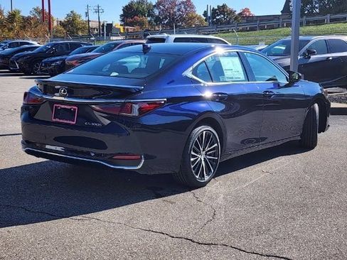 Used 2024 Lexus ES 300h w/ Premium Package FWD image 22