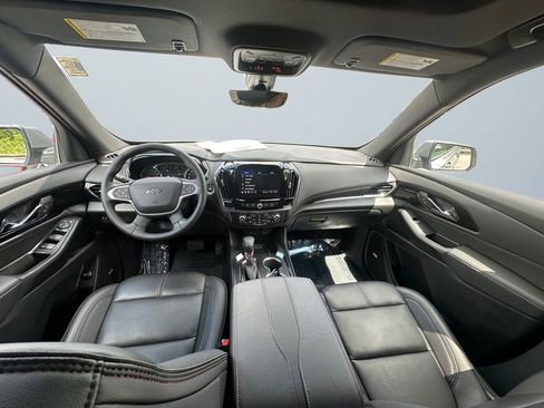 Used 2023 Chevrolet Traverse RS AWD/4WD image 10
