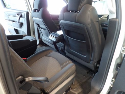Used 2016 Chevrolet Traverse LT w/ Style and Technology Package AWD/4WD image 20