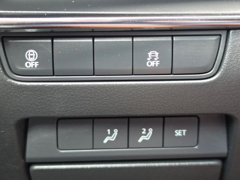 Used 2023 MAZDA MAZDA3 s FWD image 11