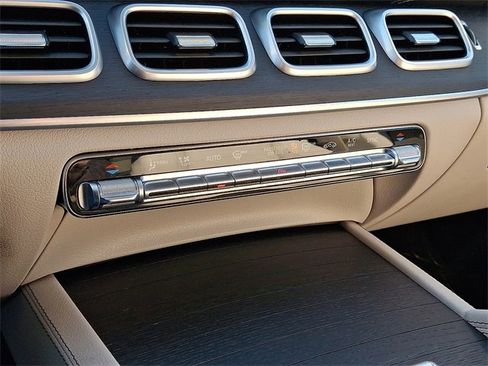 Used 2022 Mercedes-Benz GLS 450 4MATIC image 18