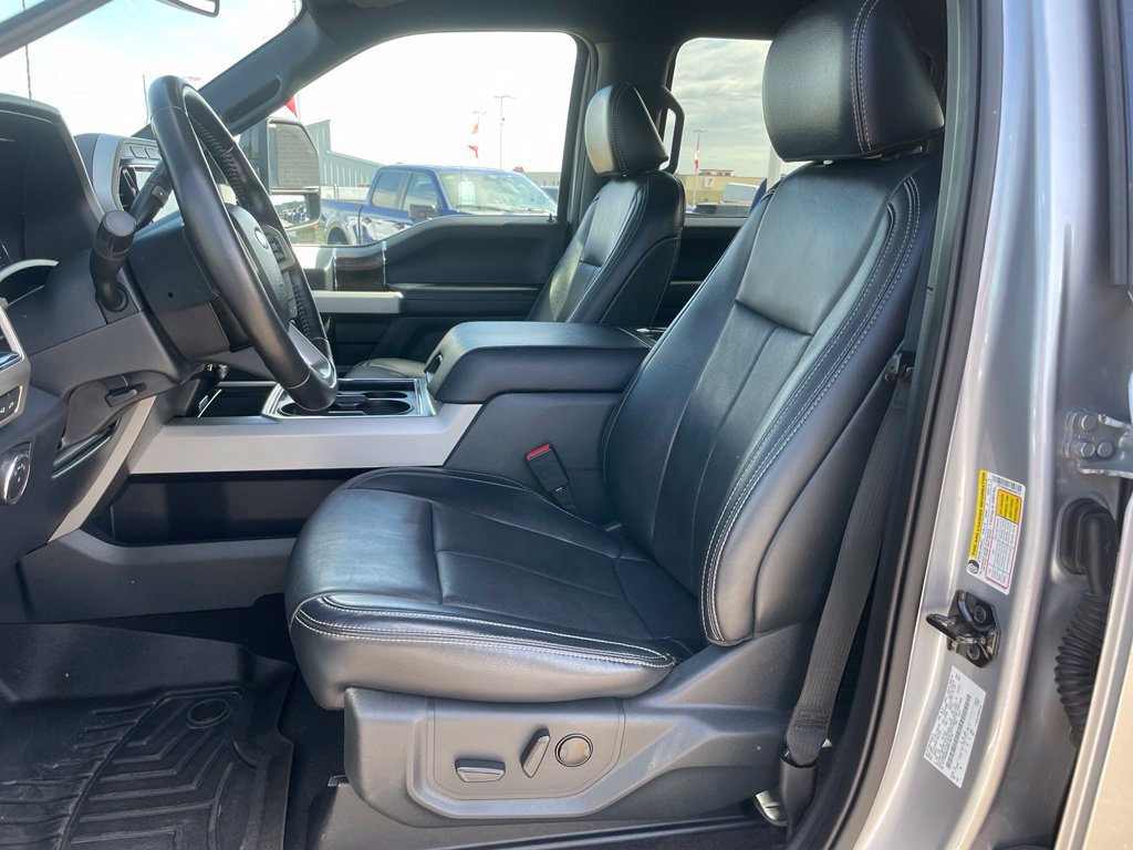 Used 2022 Ford F250 Lariat w/ Black Appearance Package AWD/4WD image 7