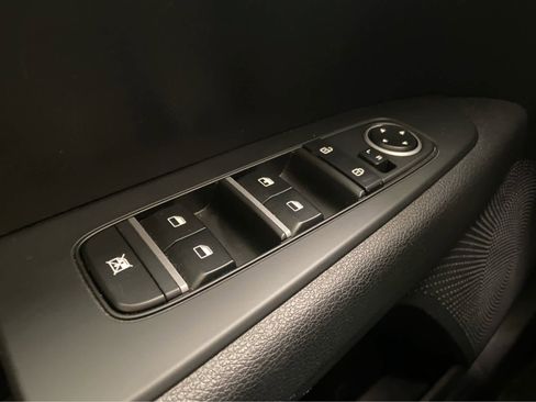 Used 2023 Kia Forte LXS image 32