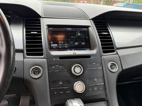 Used 2015 Ford Taurus SEL w/ Equipment Group 201A FWD image 19