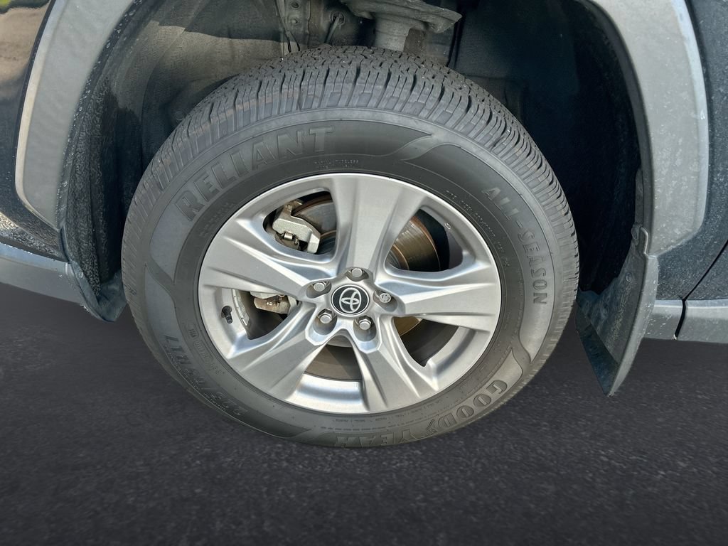 Used 2024 Toyota RAV4 XLE FWD image 10