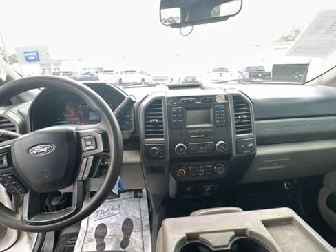 Used 2019 Ford F550 4x4 Regular Cab Super Duty image 9