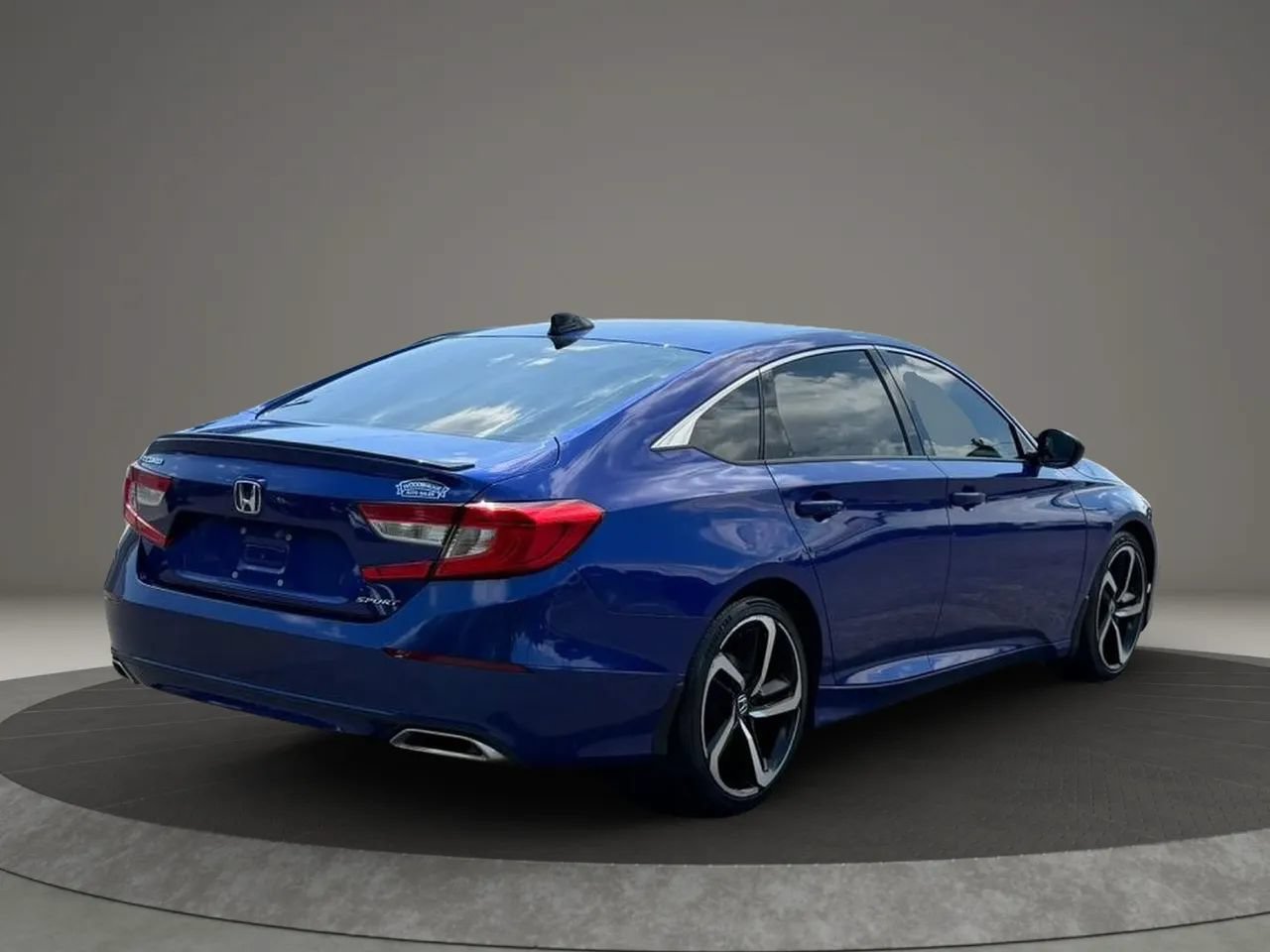 Used 2022 Honda Accord Sport image 4