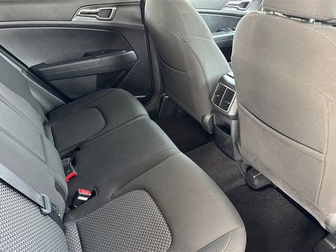 Used 2024 Kia Sportage LX image 23