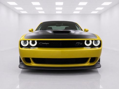 Used 2021 Dodge Challenger R/T Scat Pack RWD image 11
