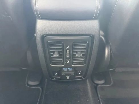Used 2022 Dodge Durango SRT w/ Technology Group AWD/4WD image 30