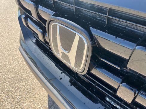 Used 2025 Honda Ridgeline Black Edition image 23