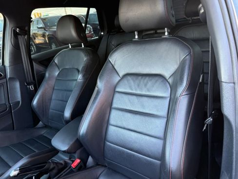 Used 2017 Volkswagen GTI Autobahn FWD image 41