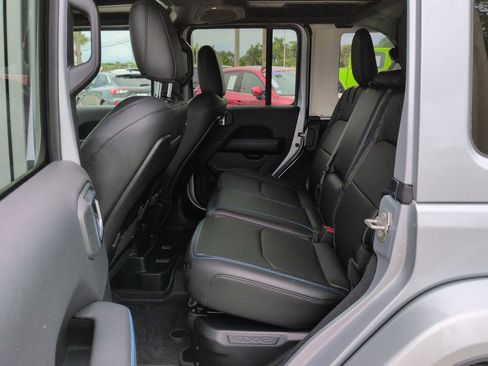 Used 2024 Jeep Wrangler High Altitude AWD/4WD image 14
