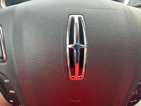Used 2013 Lincoln MKZ FWD image 20