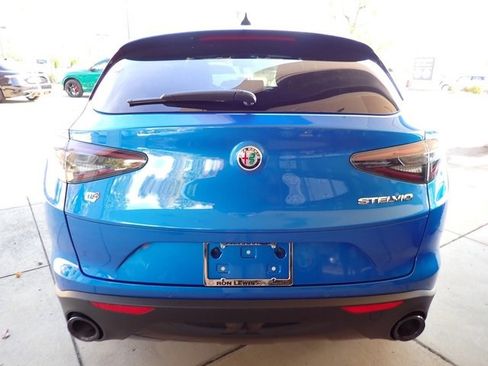 New 2025 Alfa Romeo Stelvio Sprint w/ Convenience Package image 4