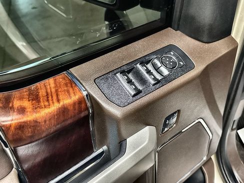 Used 2018 Ford F150 King Ranch w/ Equipment Group 601A Luxury AWD/4WD image 14