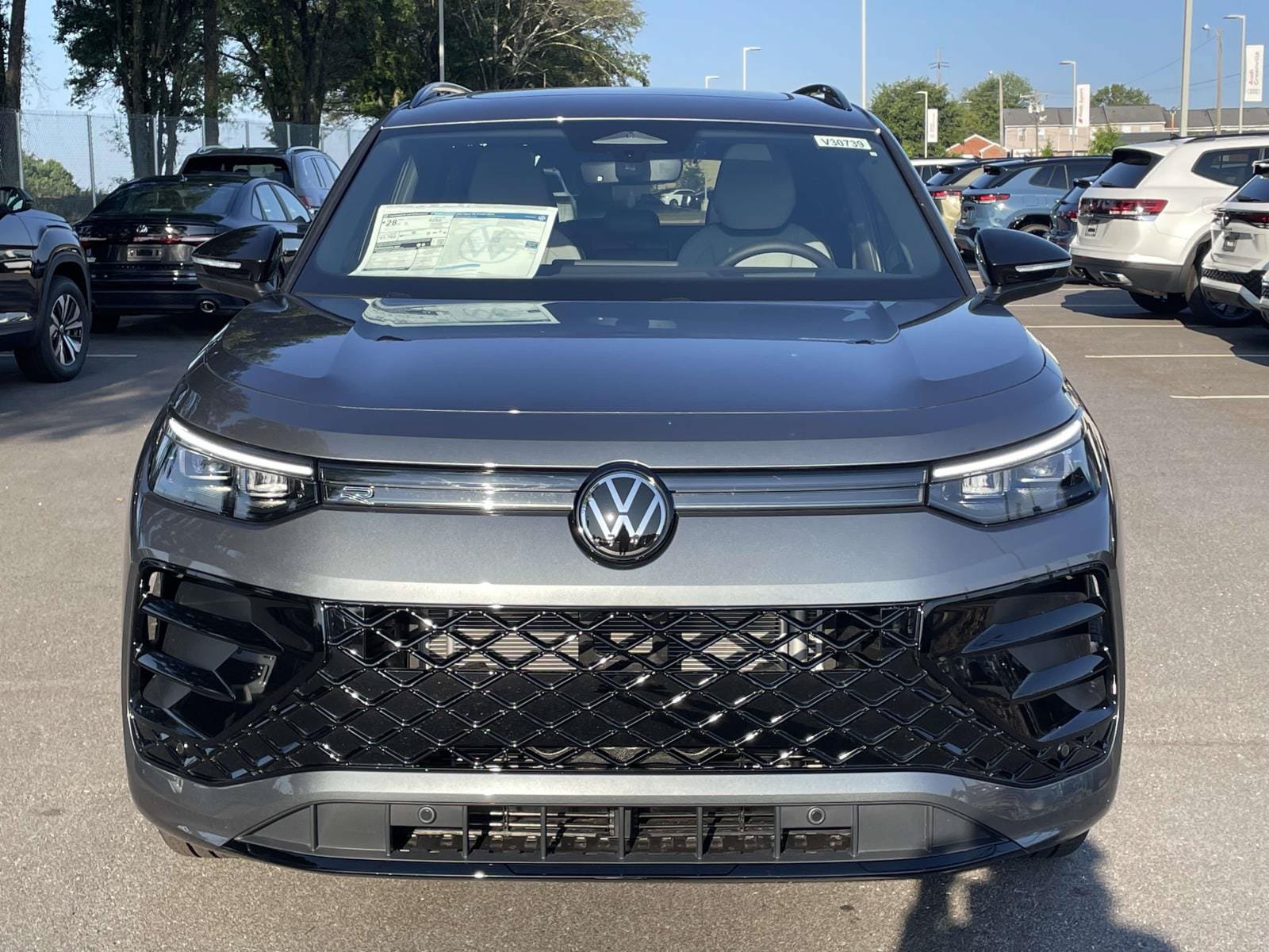 New 2026 Volkswagen Tiguan SE R-Line FWD image 2