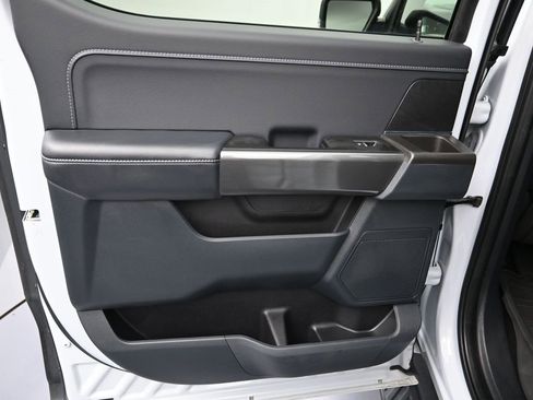 Certified 2022 Ford F150 XLT w/ Equipment Group 302A High image 21