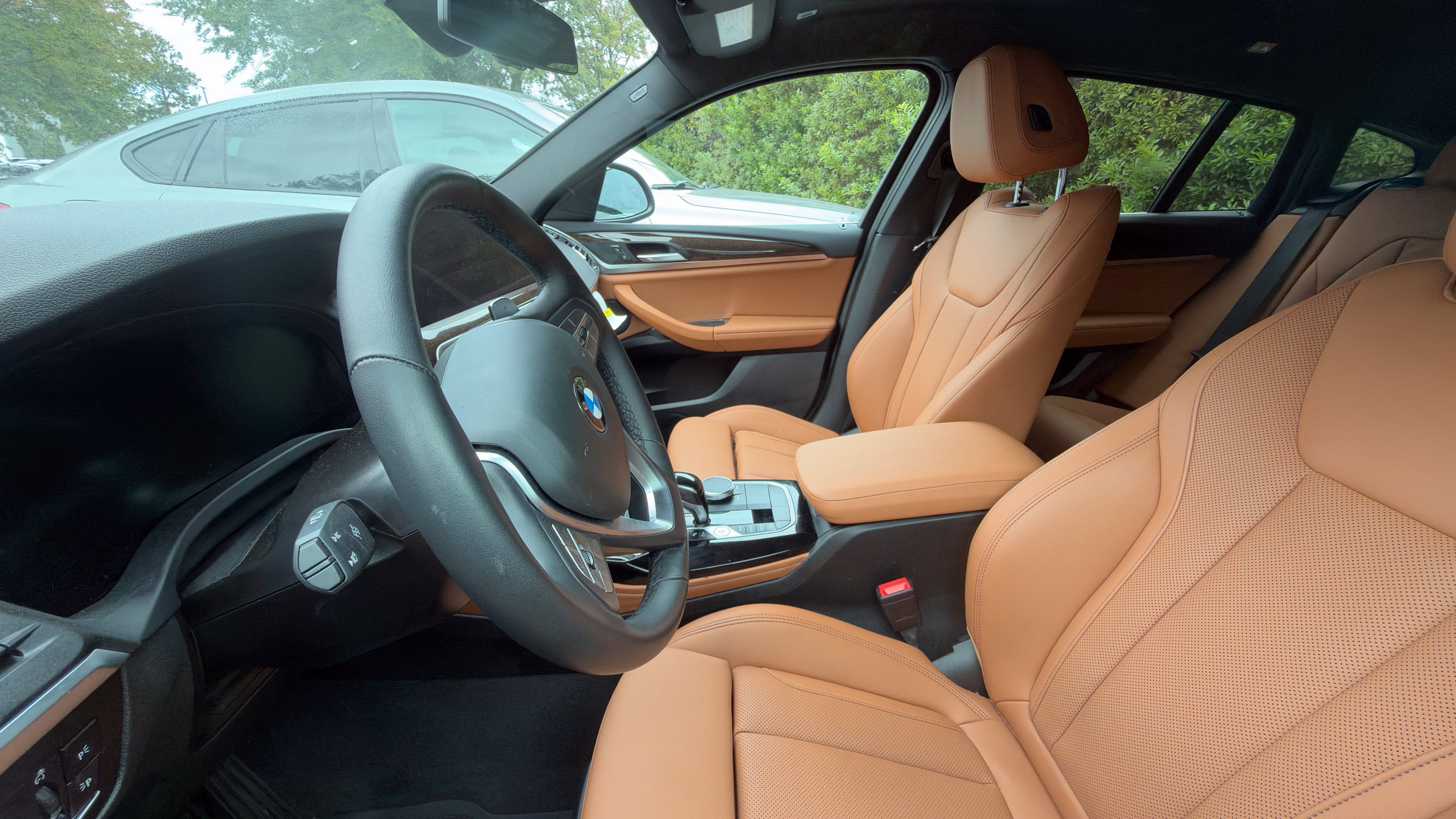 Used 2025 BMW X4 xDrive30i w/ Convenience Package AWD/4WD image 7
