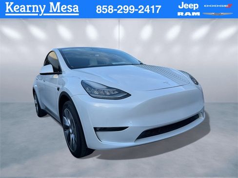 Used 2021 Tesla Model Y 2WD image 1
