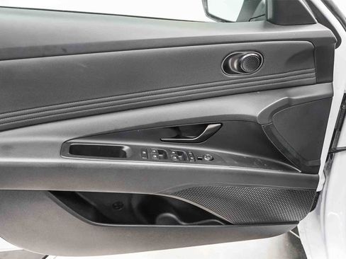 Used 2025 Hyundai Elantra Sport image 21