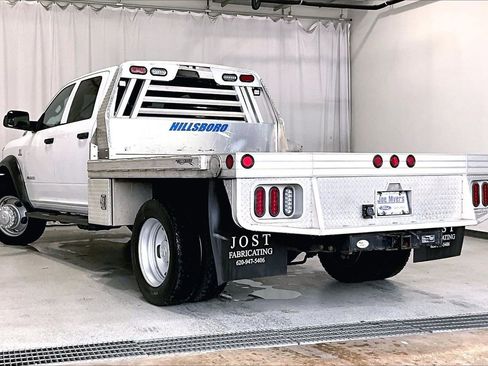 Used 2022 RAM 5500 Tradesman w/ Chrome Appearance Group AWD/4WD image 10