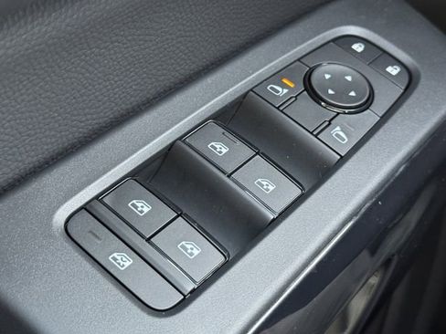 New 2026 Nissan Pathfinder SV image 21