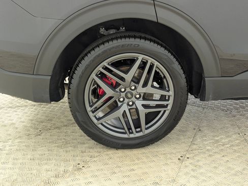 Certified 2025 Ford Explorer ST-Line w/ ST-Line Street Pack image 12