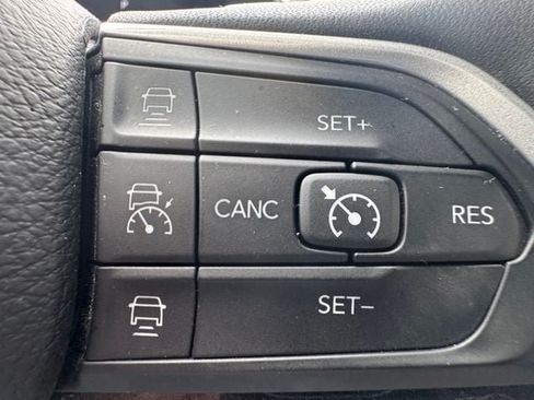 Used 2023 Jeep Grand Cherokee Altitude AWD/4WD image 27