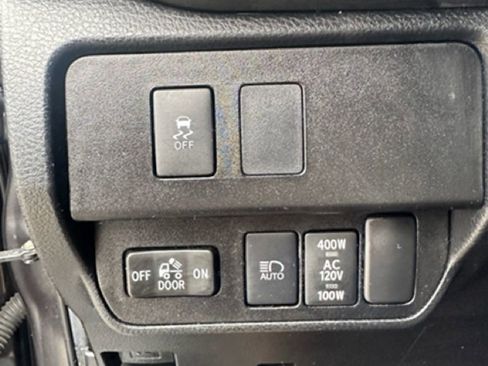 Used 2021 Toyota Tacoma TRD Sport image 8